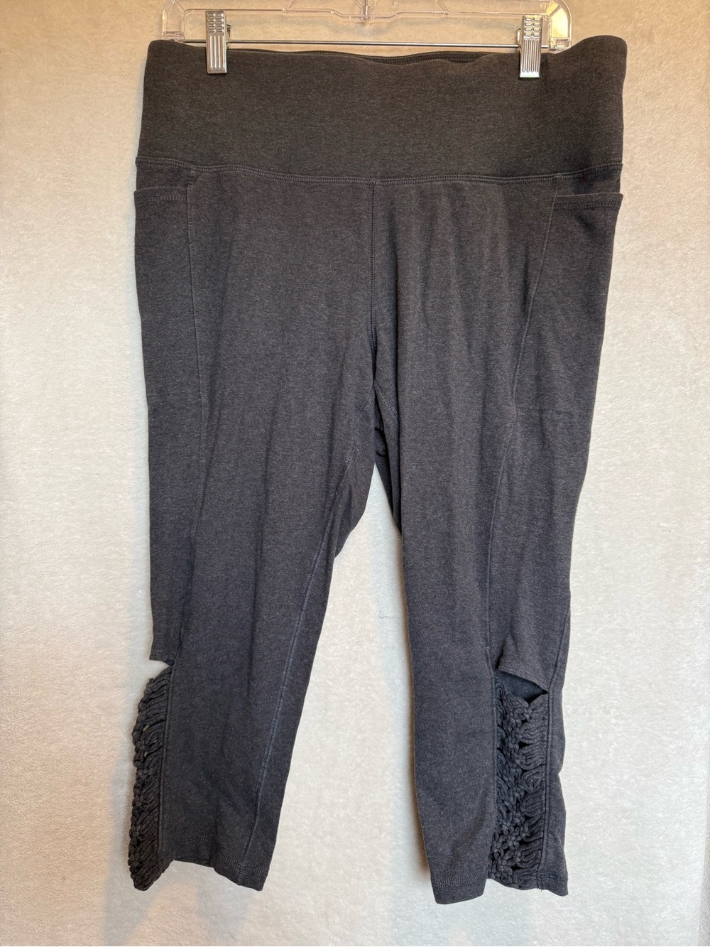 Livi Lane Bryant Dark Gray Women’s Knit Cropped Leggings with Crochet Hem
